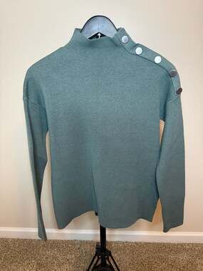 ☀️Tahari Women's Mock Neck Button Shoulder Sweater Size S